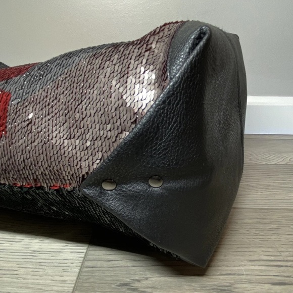 Disney Parks Star Wars Large Tote Bag 2 Sided Purse Flip Sequin w/ 4 Logo Design - Picture 9 of 16